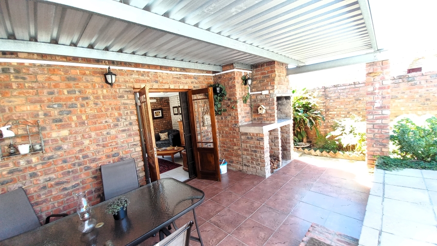3 Bedroom Property for Sale in Strelitzia Park Eastern Cape